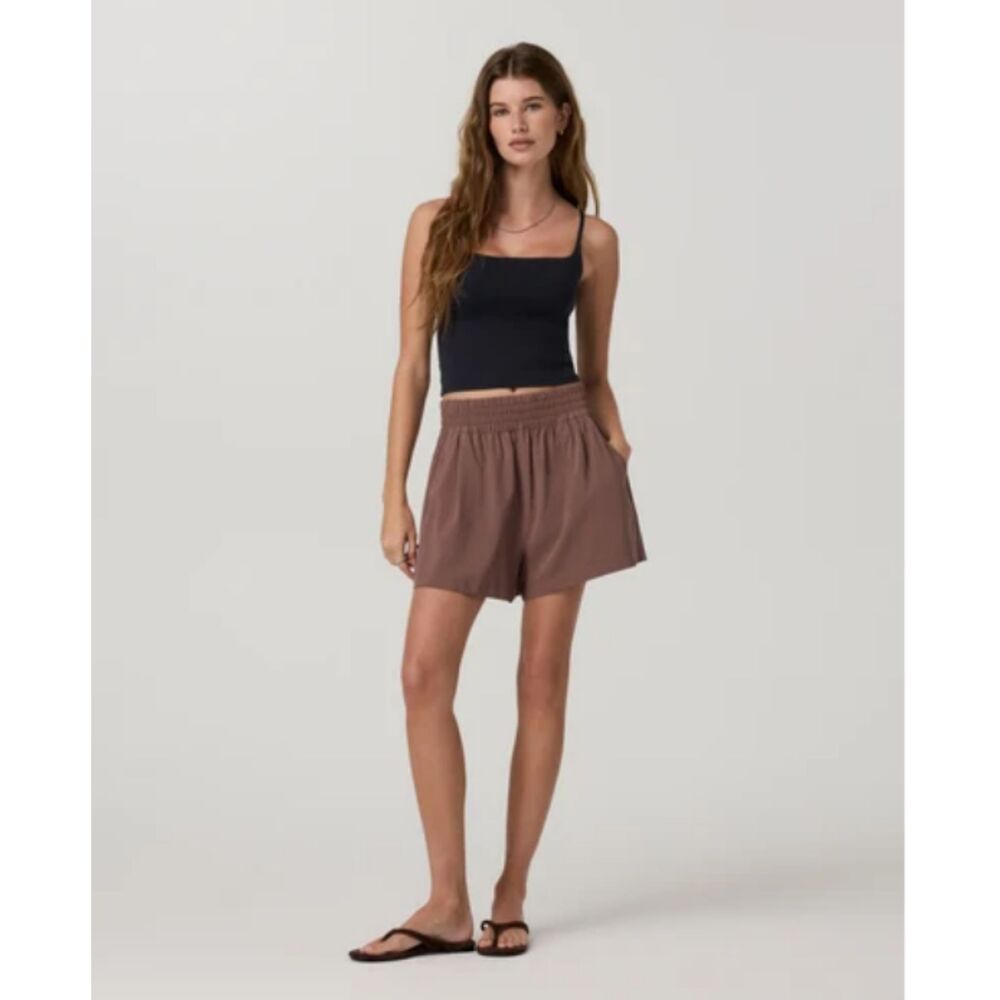 Vuori Villa Short M Sable Brown Lightweight Performance Stretch High Rise Relax